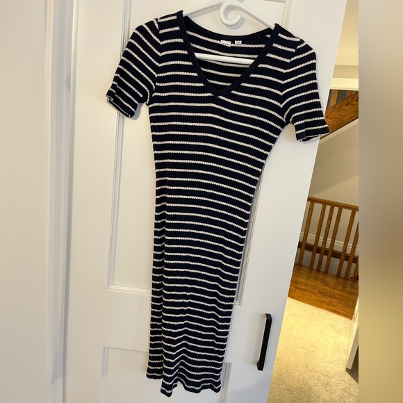 GAP Ribbed bodycon dress - like new 🤍💙 - Picture 3 of 7